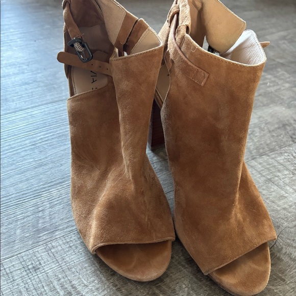 Shoe bundle - Picture 3 of 4